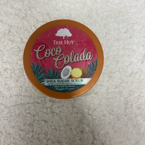 Tree Hut Coco Colada SHEA SUGAR Exfoliating and Ultra Hydrating Body Scrub 18 oz - Picture 2 of 4